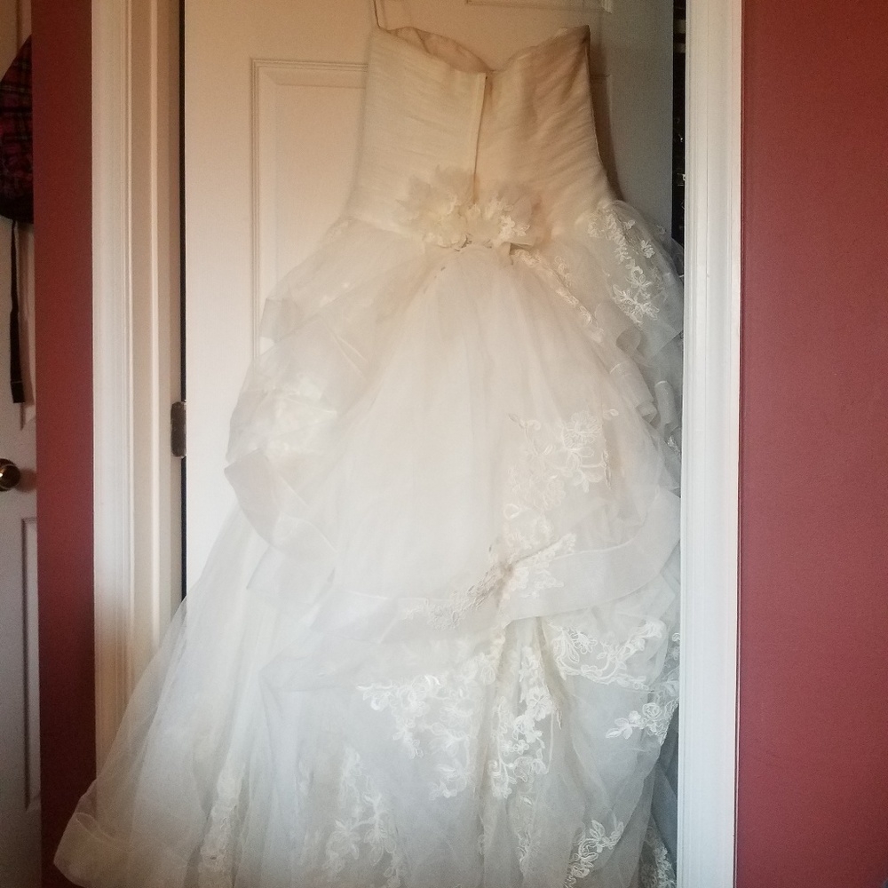 Dress - Picture 5 of 6